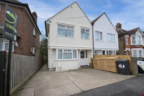 2 bedroom flat for sale, Roberts Road, Hp13