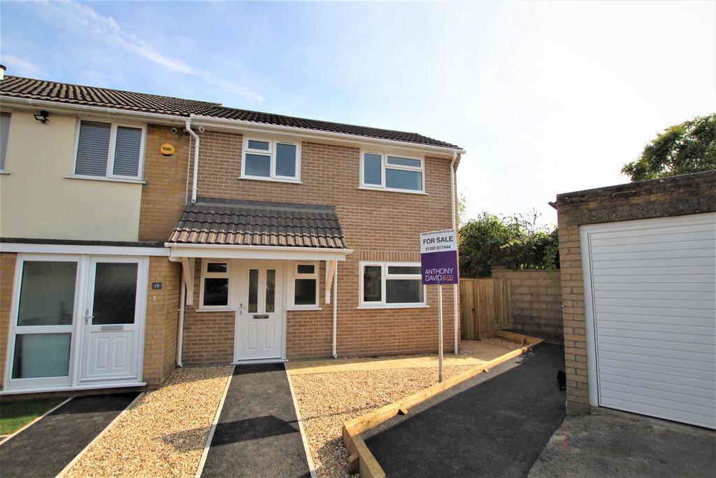 Maureen Close, Parkstone, POOLE, BH12 2 bed end of terrace house £324,950