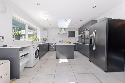 21 Forrest Crescent, Luton, LU2 9AR
