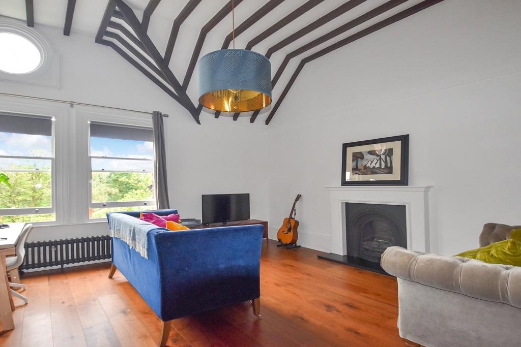 Yester Road, Chislehurst BR7 3 bed flat £560,000