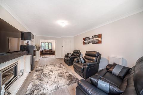 13 Moat Close, Orpington, BR6 6ET