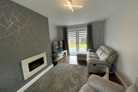 17 Central Drive, Thurcroft, Rotherham, S66 9NN