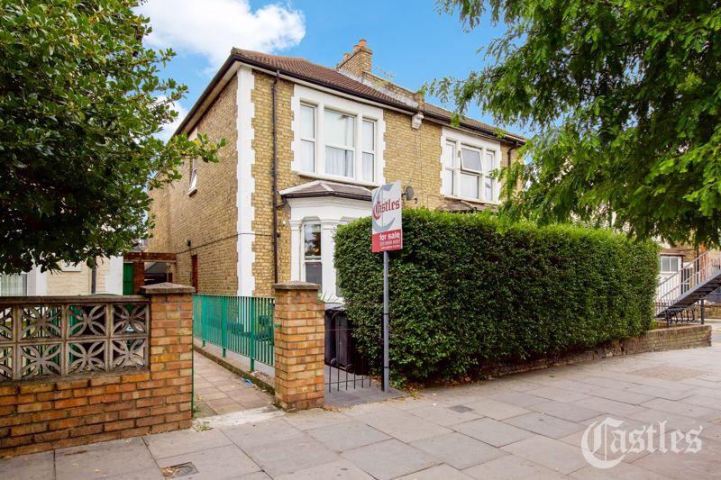 Bounds Green Road, Bounds Green, N11 3 bed property £600,000