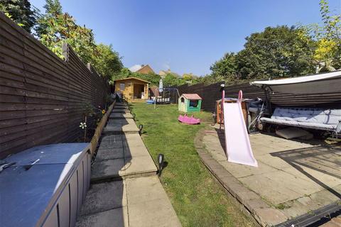 4 bedroom end of terrace house for sale - Jersey Road, Strood, Rochester