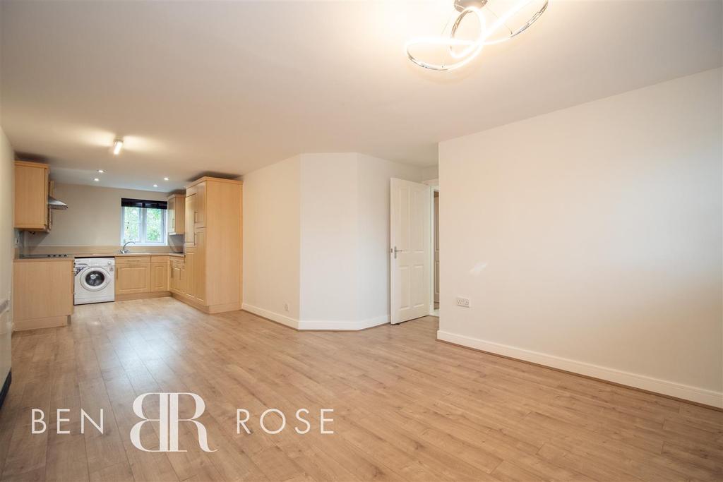 Lounge/Kitchen