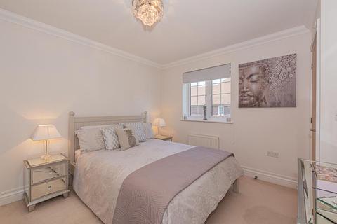 8 Whitebeam Close, Epsom, KT17 3AU