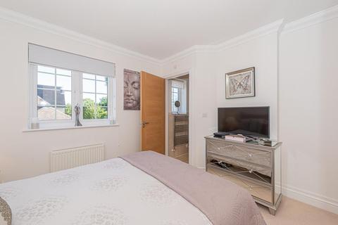 8 Whitebeam Close, Epsom, KT17 3AU
