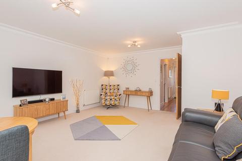8 Whitebeam Close, Epsom, KT17 3AU