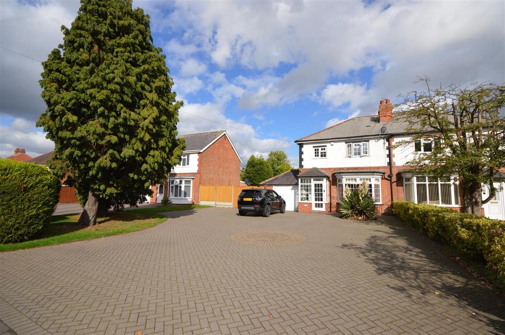 Tile Cross Road, Tile Cross... 3 bed semidetached house £350,000