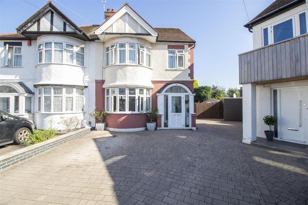 Vicars Close, Enfield 4 bed semidetached house £699,995