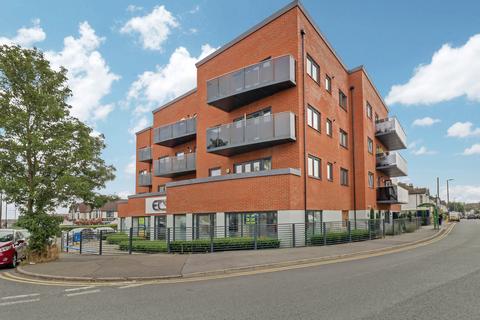 2 bedroom flat for sale - Cranleigh Drive, Leigh-on-sea, SS9