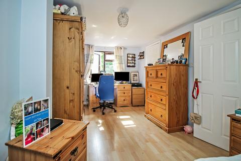 12 Chillington Close, Upper Halling, Rochester, ME2 1JX