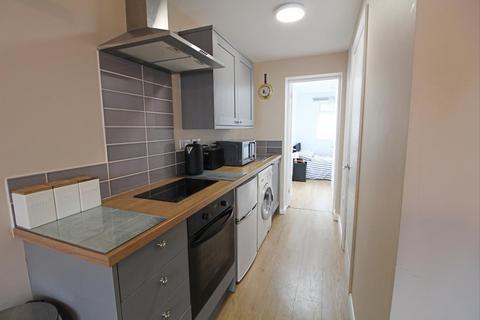 1 bedroom flat to rent, Primrose Close, Burgess Hill, RH15
