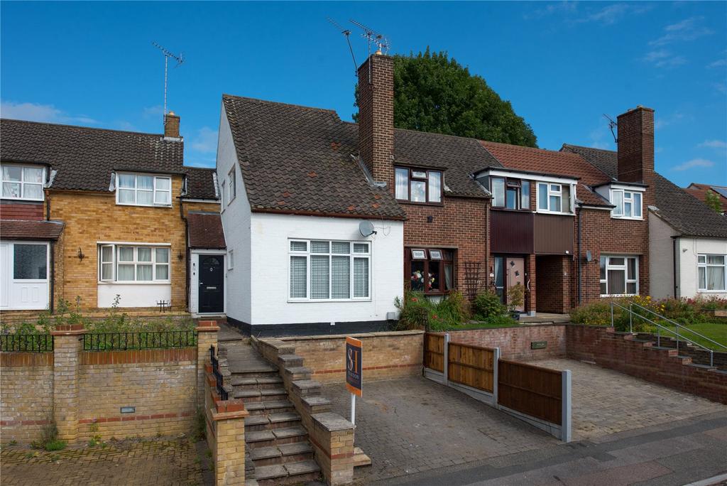 Salesbury Drive, Billericay, CM11 2 bed terraced house £325,000