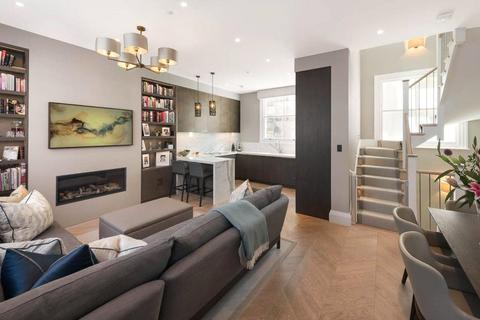 6 Radley Mews, London, W8 6JP