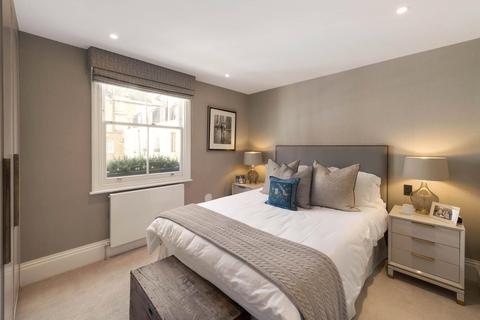 6 Radley Mews, London, W8 6JP