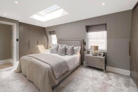 6 Radley Mews, London, W8 6JP