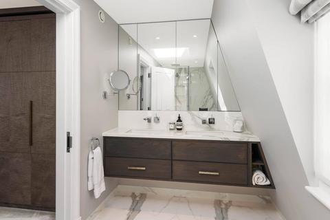 6 Radley Mews, London, W8 6JP