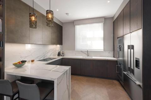 6 Radley Mews, London, W8 6JP