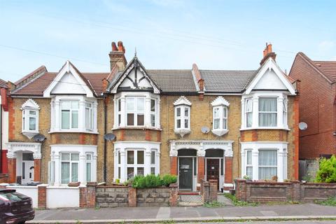 3 bedroom house for sale - Colchester Road, Leyton, E10