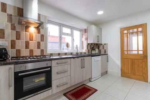 62 Esme Road, Birmingham, B11 4NN