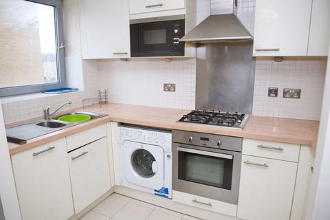 2 bedroom apartment for sale, Warrior Close, London, SE28 0NL