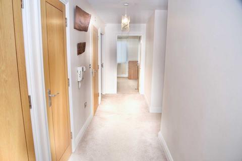 2 bedroom apartment for sale, Warrior Close, London, SE28 0NL