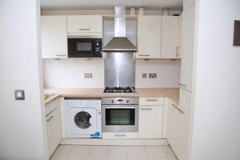 2 bedroom apartment for sale, Warrior Close, London, SE28 0NL