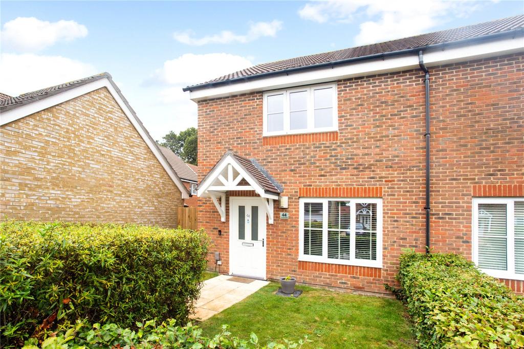 Jellicoe Drive, Sarisbury Green... 2 bed semidetached house £340,000