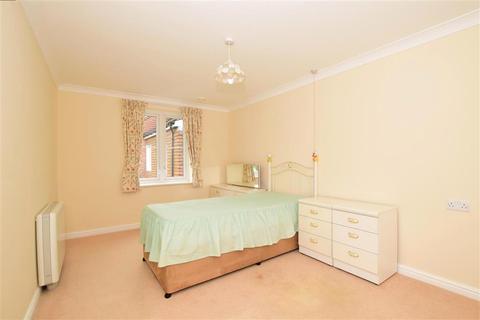 1 bedroom flat for sale - Grange Road, Uckfield, East Sussex