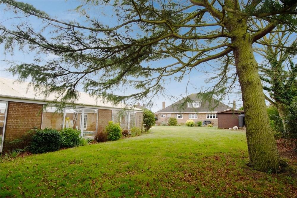 Church Road, Wisbech, PE14 4 bed detached bungalow £450,000