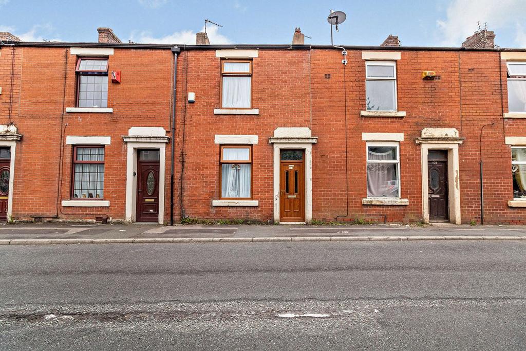 Shadsworth Road, Blackburn, BB1 2 bed terraced house - £83,000