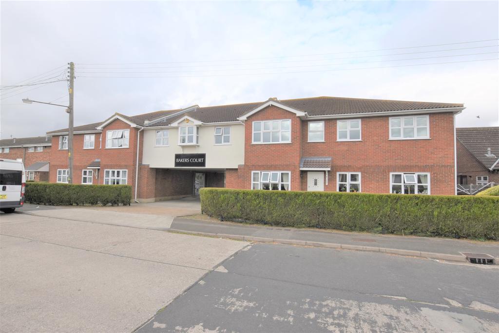 Bakers Court, Church Parade, Canvey... 2 bed flat £210,000
