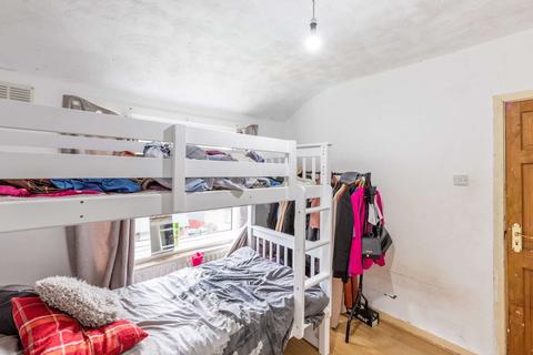 256 Broadoak Road, Ashton-under-lyne, OL6 8BB