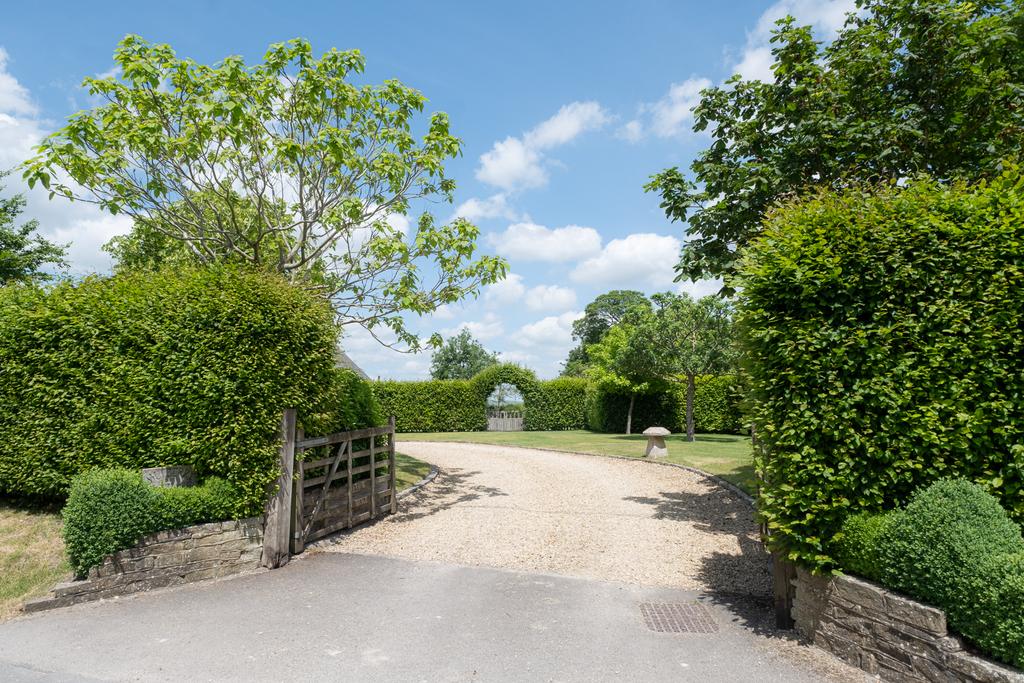 Wilsford, Pewsey, Wiltshire SN9 4 bed character property £1,075,000