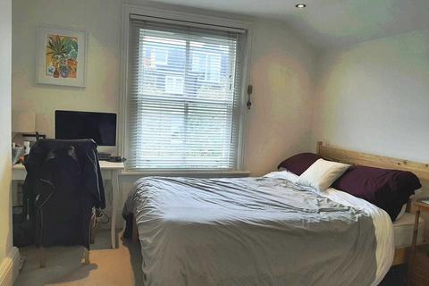 3 bedroom flat to rent, Trent Road, Brixton, SW2