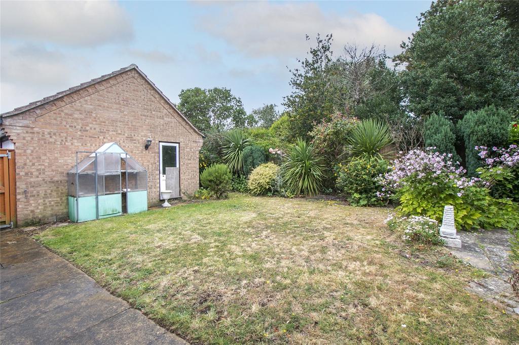 Doulton Gardens, Lower Parkstone, Poole, Dorset, BH14 2 bed bungalow