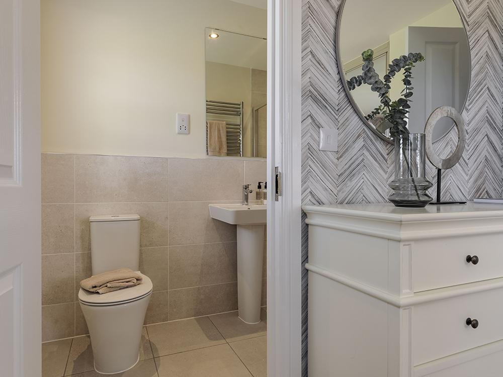 En-suite shower room to master bedroom