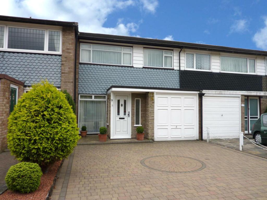 Astra Close, Hornchurch, RM12 3 bed terraced house £1,450 pcm (£335 pw)
