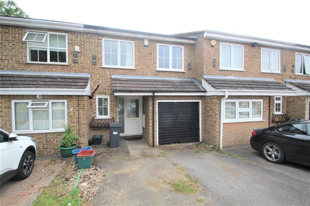 Way, Feltham 4 bed terraced house £1,995 pcm (£460 pw)