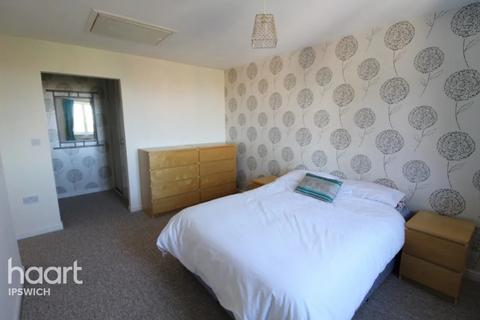96 Alnesbourn Crescent, Ipswich, IP3 9GD