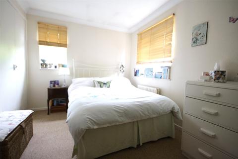 17 Abinger Close, North Holmwood, Dorking, RH5 4TB