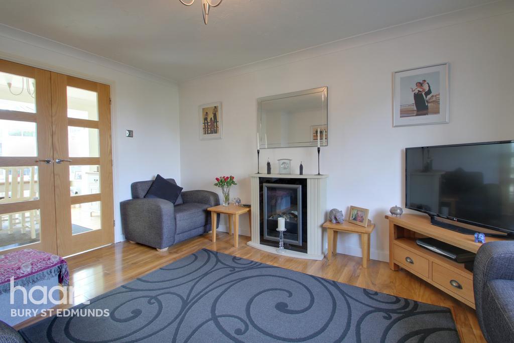 Leabrook Close, Bury St Edmunds 2 bed detached house £325,000