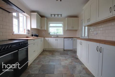 Holmleigh Biggs Road, Wisbech, PE14 7BE