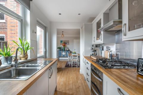 3 Bourne Road, Godalming, GU7 3NQ