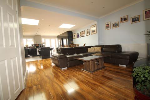 1 Sunnycroft Road, Southall, UB1 2XE