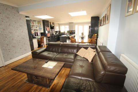 1 Sunnycroft Road, Southall, UB1 2XE