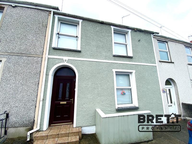 Lewis Street, Pembroke Dock... 3 bed terraced house £185,000