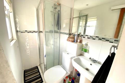 32 Betsham Road, Erith, DA8 2BG