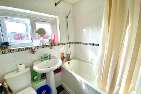 32 Betsham Road, Erith, DA8 2BG